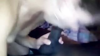 Scopata da un extracomunitario mentre il cornuto filma