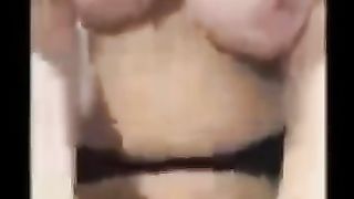 Tettona italiana sposata