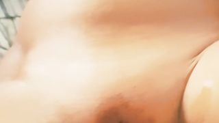 Lei si masturba e lui l'aiuta