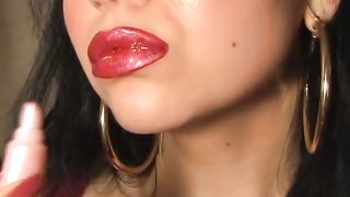 Una Lady col suo rossetto affascinante