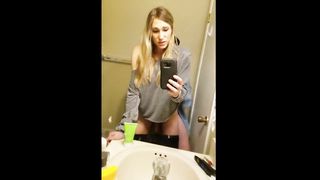 Trans si riprende mentre viene inculata