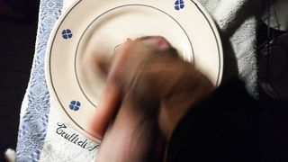 Sega con sborrata sul piatto