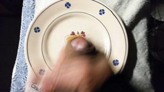 Sega con sborrata sul piatto