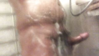 Anteprima del video: In doccia