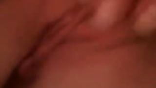 Anteprima del video: La mia ultima amica aperta mi mostra i suoi buchi...