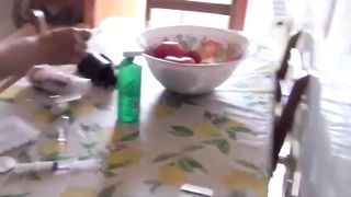 Mamma ora ti fa una bella punturina!