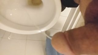 Pipí mattutina prima della solita sega