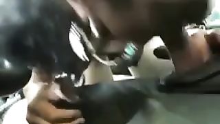 Matura puttana pompa un cazzo in auto