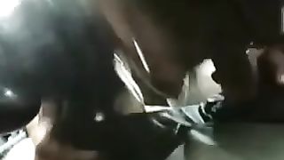 Matura puttana pompa un cazzo in auto