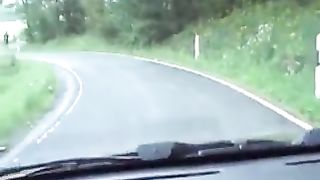 Puttana mezza nuda scopata per strada