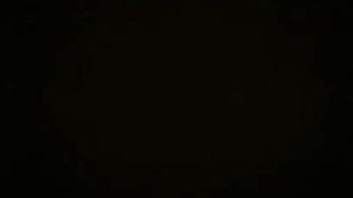 Eccitatissima mentre il suo ragazzo la masturba