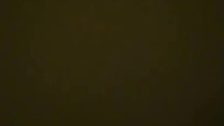 Eccitatissima mentre il suo ragazzo la masturba