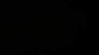 Eccitatissima mentre il suo ragazzo la masturba