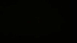 Eccitatissima mentre il suo ragazzo la masturba