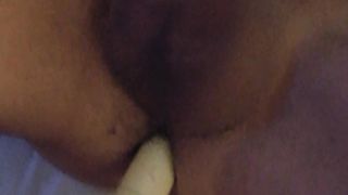 Mi sego mentre mia moglie mi incula con un vibratore