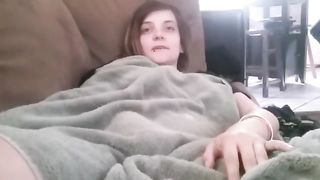 Masturba la sorella (e viceversa) con il padre presente!