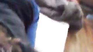 Sorella tettona succhia il cazzo al fratello