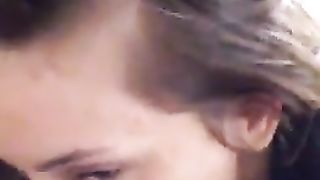 Sorella tettona succhia il cazzo al fratello