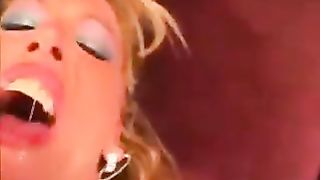 Chelsea soddisfa un cliente con bocca culo e figa