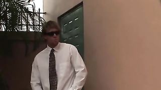 Prostituta tettona scopa un cliente