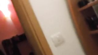 Fidanzatina scopata in piedi