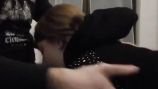 Fidanzatina scopata in piedi