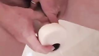 Mi scopo con un dildo mega