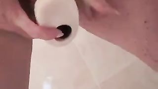 Mi scopo con un dildo mega