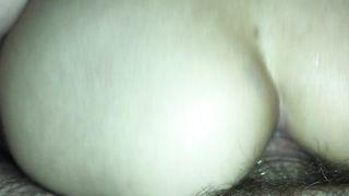 Le piace sedersi sul mio cazzo