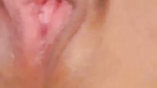 Un'amica che si masturba