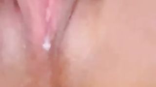 Un'amica che si masturba