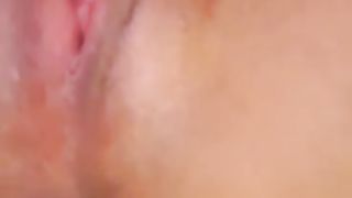 Un'amica che si masturba