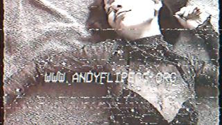 Lola scopata dal suo uomo mentre sega l'amico