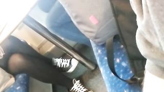 Candid camera bionda in calze nere