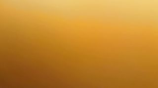 La lecco mentre le fisto il culo