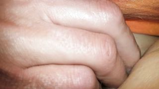 La lecco mentre le fisto il culo