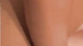 Giovane prostituta scopa in albergo