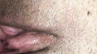 Figa bagnata e penetrata