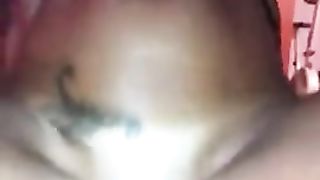 La milfona tatuata cavalca il mio uccellone