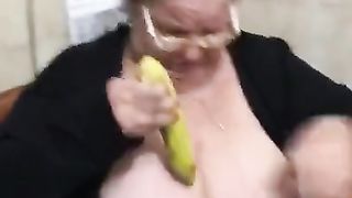 Alla NONNA MAIALA piace IL BANANONE