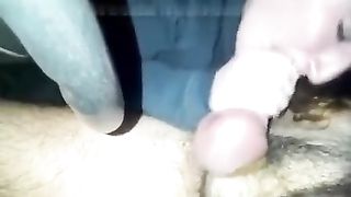 Amica troia ingoia la mia sborra in auto