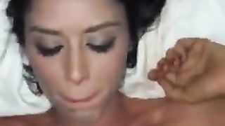 Vorreste anche voi sborrare in faccia a lei?