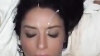 Anteprima del video: Vorreste anche voi sborrare in faccia a lei?