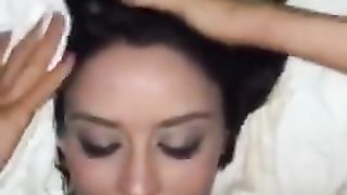 Vorreste anche voi sborrare in faccia a lei?