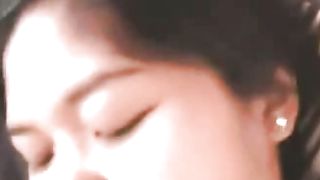 Giovane asiatica incinta si masturba