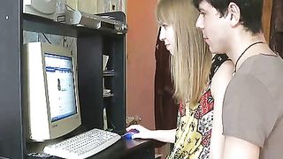 Anteprima del video: Alla biondina amatoriale piace grosso