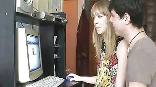 Alla biondina amatoriale piace grosso