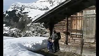 Lesbiche si leccano il culo