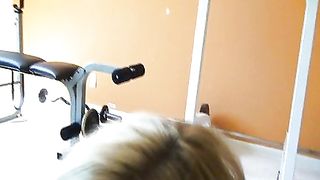 Teenager bionda trapanata nella fica