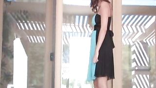 Anteprima del video: Tettona favolosa si masturba la figa